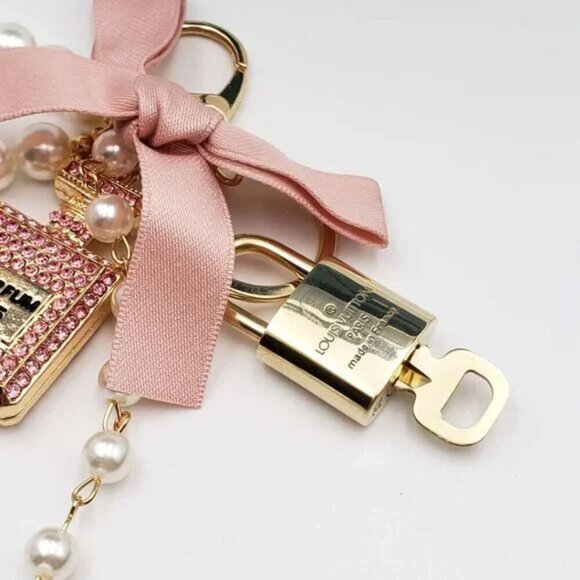 100% Auth Louis Vuitton Lock & Key with unbranded Bagcharm, Keycharm, Keychain - Picture 7 of 8